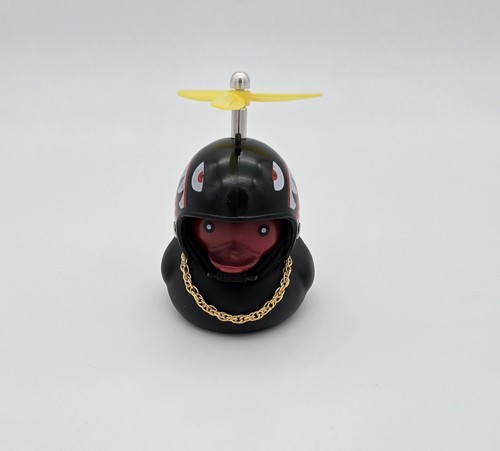Süße deko ente mit helm - süße,